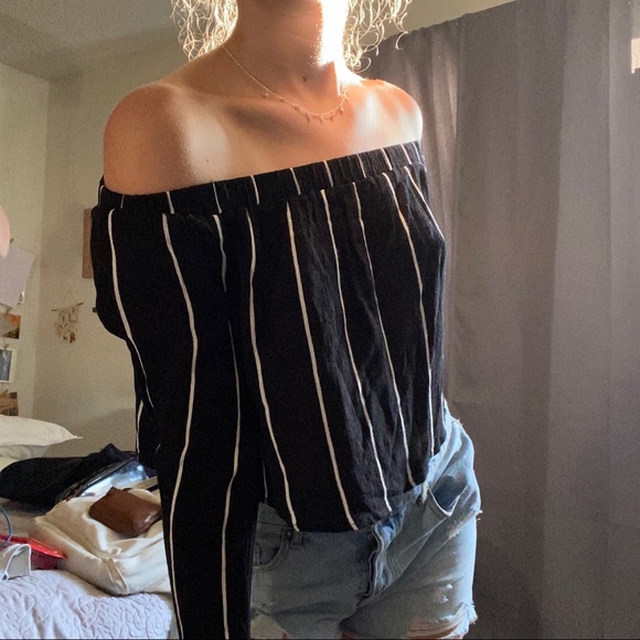 Off the shoulder top - Picture 2 of 4
